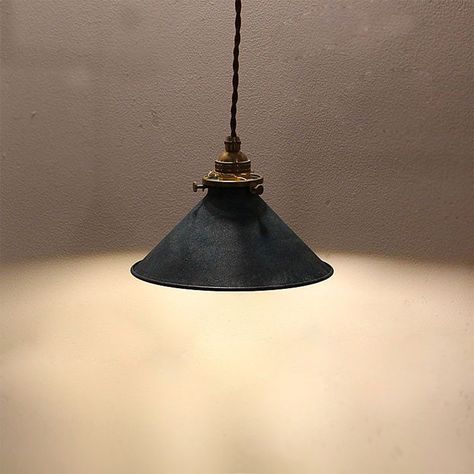 [Note]   The iron craft is affected by the temperature of the oven and the humidity of the coloring environment, different batches have some differences in color. 
 This pendant is perfect for a vintage industrial setting. Made of oxidized metal and brass, it has a rustic look that will add a unique aesthetic to your kitchen or guest room. Perfect for any space looking for an antique vibe. Modern Pendant Lights, Copper Fixture, Copper Lamps, Retro Industrial, Electric Bulb, Bed In Living Room, Industrial Vintage, Blue Living Room, Metal Lamp