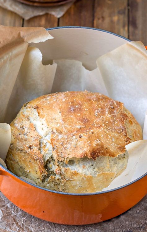 Turkey Gravy Recipe Easy, Dutch Oven Bread, Knead Bread Recipe, Herb Bread, Artisan Bread Recipes, Knead Bread, Dutch Oven Recipes, Loaf Of Bread, No Knead Bread