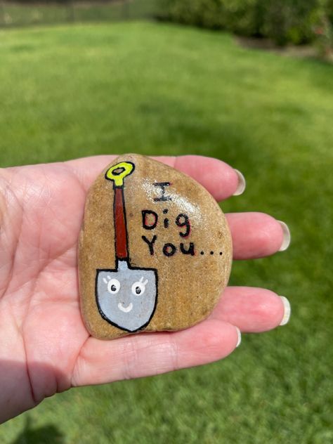 Funny Rock Painting Ideas Easy, Funny Rock Painting Ideas, Funny Rock Painting, Diy Rocks, Rock Crafts Diy, Texas Plants, Funny Rock, Painting Ideas Easy, Diy Rock Art