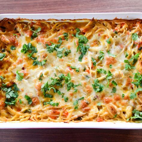 Tex-Mex Chicken Spaghetti By Ree Drummond Chicken Spaghetti Recipe Ree Drummond, Chicken Spaghetti Pioneer Woman, Pioneer Woman Recipes Chicken, Mexican Chicken Spaghetti, Mains Recipes, Chicken Spaghetti Recipe, Ree Drummond Recipes, Chicken Spaghetti Casserole, Tex Mex Chicken