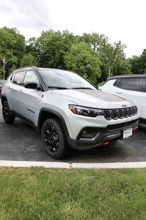 Explore the unbeaten path with the 2024 Jeep Compass Trailhawk 4x4. Adventure-ready and built for the wild. 🏞️🚙   #JeepCompass #2024Compass #Trailhawk #4x4 #HealeyBrothers #HudsonValley Jeep Compass Trailhawk, 4x4 Adventure, Chevrolet Dealership, White Jeep, New Hampton, Hudson Valley Ny, Jeep Dodge, Chrysler Jeep, Chrysler Dodge Jeep