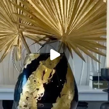 Black And Gold Vase Decor, Gold Party Decorations Diy, Gold Vase Decor, Gold Leaf Vase, Diy Gold Leaf, Black And Gold Party Decorations, 70 Birthday, Painted Glass Vases, Gold Sheets