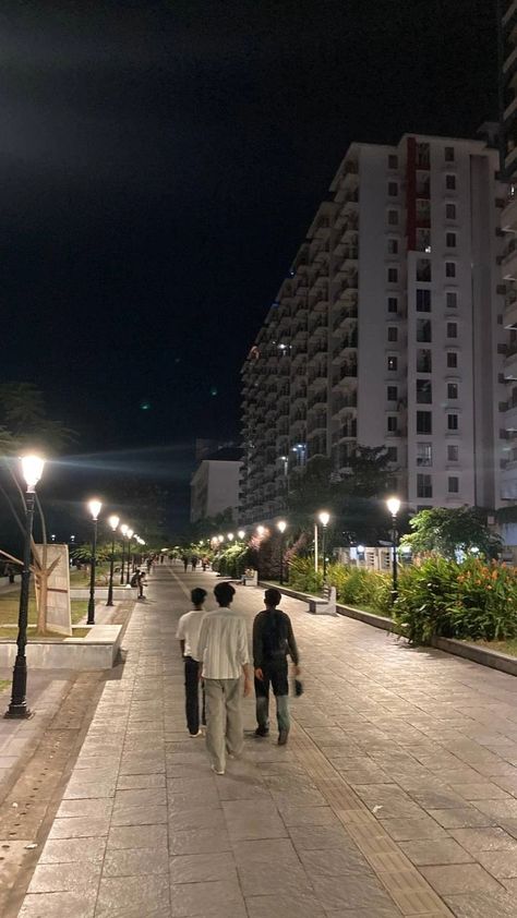 Kochi Marine Drive, Marine Drive Night, Kochi Aesthetics, Kochi Night, Marine Drive Kochi, Marine Drive, Mandala Digital, Best Snapchat, Night Walk