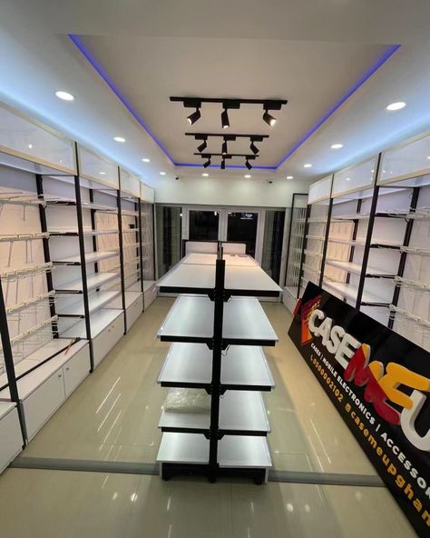 Retail fixtures Shelves In Store Shop Displays, Wholesale Shop Design, Retail Store Flooring Ideas, Mini Market Store Ideas, Retail Lighting Design, Small Store Design, Supermarket Design Interior, Store Plan, Supermarket Display