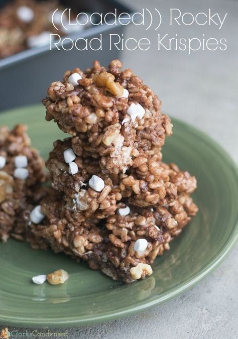 Filled with chocolate, nuts, and extra marshmallows - these Rocky Road Rice Krispies Treats are to die for! Brownies Marshmallow, Rice Krispies Squares, Mars Bars, Rice Crispie, Rice Krispie Squares, Bake Sweets, The Best Rice, Football Parties, Best Rice