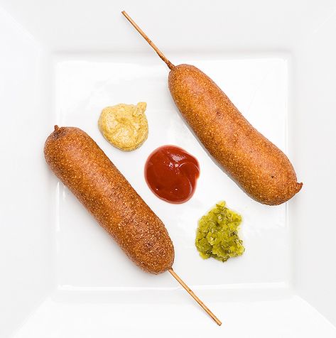 You don't have to wait for the State Fair to have corn dogs - they are a snap to make at home with this recipe for easy homemade corn dogs! Homemade Corn Dogs, Homemade Corndogs, Cooks Illustrated, Corn Dogs, Canola Oil, Popular Recipes, Main Meals, Easy Homemade, Pork Recipes