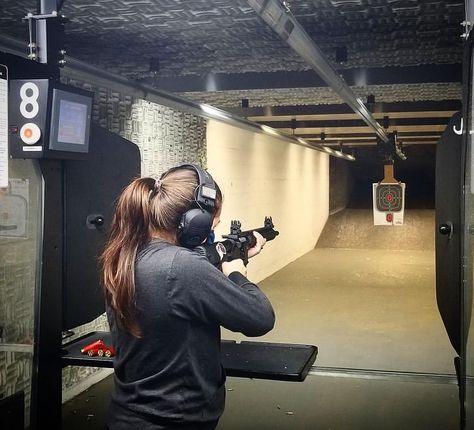 Women Shooting Range, Shooting Range Aesthetic, The Inheritance Games, Inheritance Games, Gaun Fashion, Sports Aesthetic, Adventure Aesthetic, Dark Feminine Aesthetic, Images Esthétiques