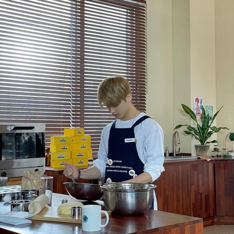 210401 NCT DREAM Instagram Update #NCT #NCTDREAM #MARK 7 Dream Cafe, Cafe 7 Dream, Fake Relationship, Nct Mark Lee, Dream Cafe, Yo Dream, Nct Mark, Mark Nct, Nct Ot23