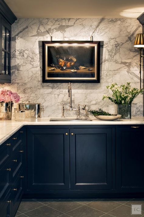 ... tammy connor interior design Central Park Apartment, Blue Cabinets, Classic Kitchen, Luxe Interiors, Design Hotel, Blue Kitchens, Counter Tops, Beautiful Kitchens, Interior Design Kitchen