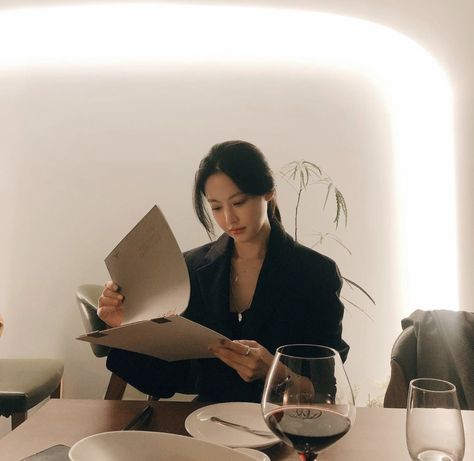 Korean Odyssey, Oh Yeon Seo, Business Woman Successful, Life Vision Board, Career Woman, Future Lifestyle, Causual Outfits, Dream Lifestyle, Night Aesthetic