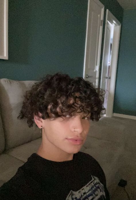 Medium Curly Haircuts Middle Part, Middle Parting Curly Hair, Curly Haircuts Middle Part, Curly Haircut Middle Part, Latino Guys Curly Hair, Curly Middle Part, Devin Allen, Middle Part Haircut, Hairstyle Idea