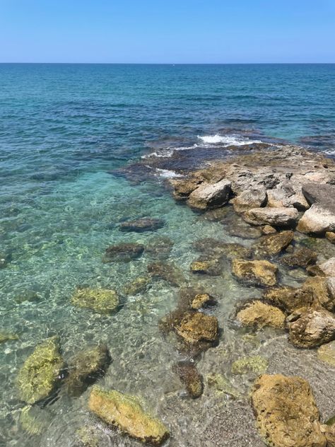 picture of the ocean, blue waters and rocks Rocky Ocean Aesthetic, Rocky Beach Aesthetic, Greece Aesthetic, Aesthetic Vacation, Photos Aesthetic, Ocean Aesthetic, Vacation Aesthetic, Character Board, Aesthetic Blue