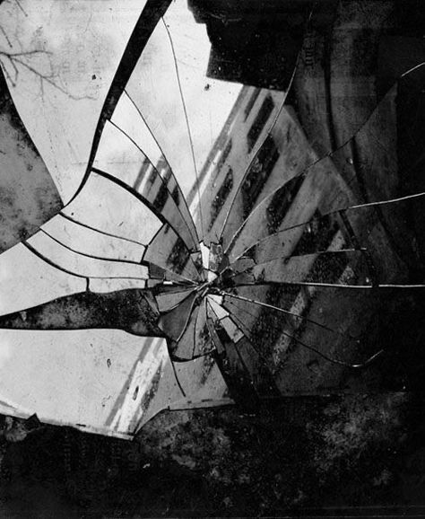 Glass Shattering Aesthetic, Photography Reflection, Douglas Gordon, Shattered Mirror, Robert Doisneau, Broken Mirror, Graphic Poster Art, Shattered Glass, Broken Glass