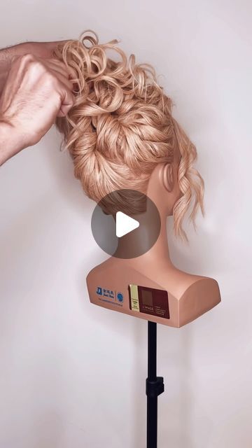 Curl Hair Updo Easy, Hair Updos Curly, Curled Updo Hairstyles Tutorials, Front Of Updo Hair Wedding, High Curly Updo, Curled Updo Tutorial, Natural Curly Hair Updo Wedding, High Wedding Updo, Elegant Updos For Medium Hair