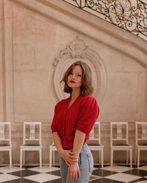 Beautiful in Red | Instagram📸:camilleyolaine | #parisianvibe #parisiangirl #parisian