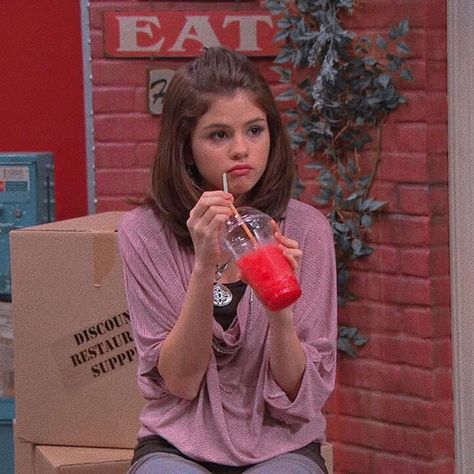 Selena Gomez Childhood, Wizards Of Waverly, Alex Russo, Disney Channel Shows, Wizards Of Waverly Place, Waverly Place, Selena G, I Love Cinema, 2000s Aesthetic