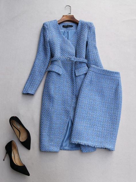 Office lady twinset long woolen coat and skirt | Moda feminina, Trajes profissionais, Vestidos estilosos Coat And Skirt, Official Wear, Tweed Outfit, Fashion Formal, Woman Suit Fashion, Classy Work Outfits, Elegant Dresses For Women, Dresses To Wear, Woolen Coat