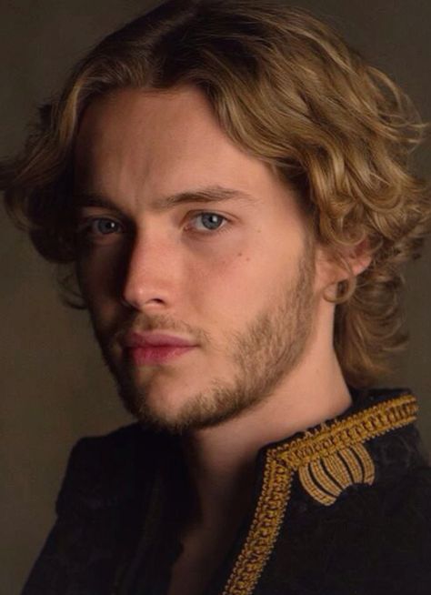 Prince Thomas Leopold of Ladok Tony Regbo, Frary Reign, Toby Regbo Reign, Reign Mary And Francis, Marie Stuart, Reign Mary, Toby Regbo, Caribbean Fashion, Perfect Boy