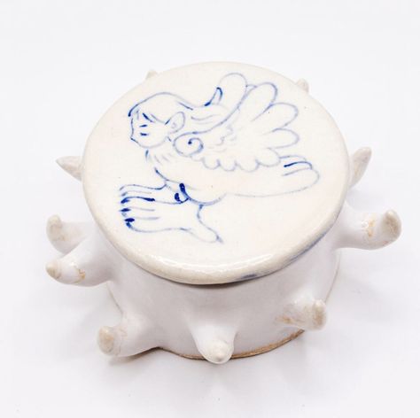 Jewelry Box Ceramic, Ceramic Jewelry Box Ideas, Fairy Ceramics, Diy Trinket Box, Ceramic Jewelry Box, Vision 2024, Illustration Flower, Ceramic Box, Little Mouse