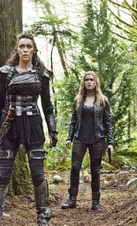 The first time Lexa ever showed fear The 100 Grounders, Clarke The 100, Lexa E Clarke, Lexa Y Clarke, Clarke And Lexa, Lexa The 100, The 100 Clexa, The 100 Show, Eliza Taylor