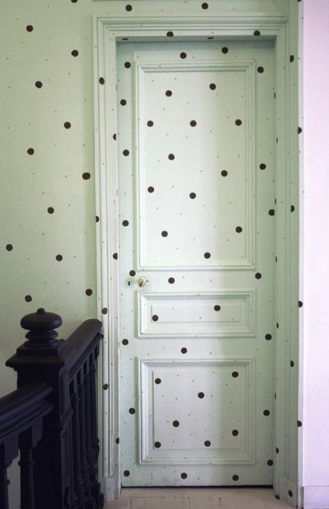 lots of dots Spotty Wall, White Doors Interior, Bonton Paris, Polka Dot Room, Shop In Shop, Spotted Wallpaper, Tricia Guild, Diane Keaton, Dot Dot