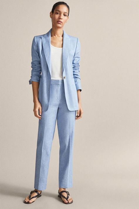 Outfit Formula: Light Blue, Black and White - YLF Light Blue And White Outfit, Light Blue Trousers Outfit, Blue Trousers Outfit, White Outfit Casual, Blue And White Outfit, Linen Suits Women, Blue Linen Suit, Blue And White Outfits, Linen Style Fashion