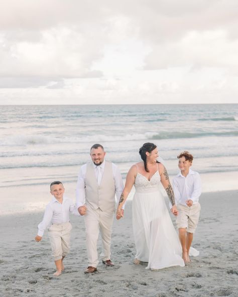 I just love this photo 💛💛🥹 #weddingphotographer #gainesvilleweddingphotographer #jacksonvilleweddingphotographer #orlandoweddingphotographer #brevardweddingphotographer #gainesvilleweddings #staugustineweddings #staugustineweddingphotographer Beach Wedding Photos Family, Wedding Photos Family, Florida Photography, Beach Wedding Photos, Luxury Wedding Photography, Beach Elopement, Fine Art Wedding Photography, Florida Wedding, Art Wedding