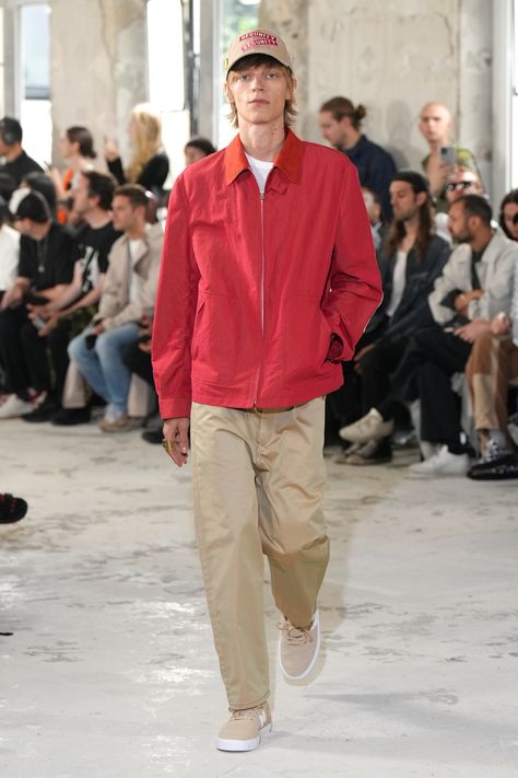 Outer Outfit, 2023 Menswear Fashion Show, Workwear Brands, American Workwear, Expensive Clothes, Minimal Look, Mens Outfit Inspiration, Menswear Fashion Show, Junya Watanabe