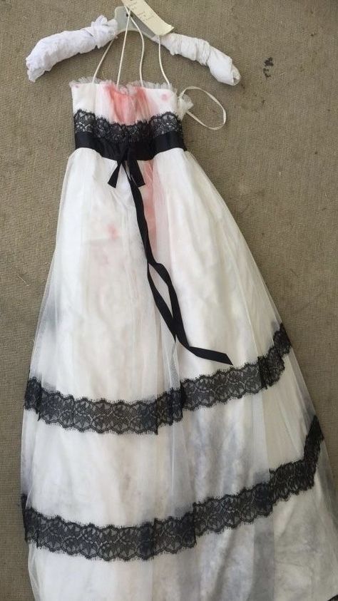 Jennifer’s Body Dress, Jennifers Body Prom Dress, Jenifer Body Costume, Femcel Movies, 2022 Halloween Costume, Jennifer’s Body, Costumes 2023, Check Outfit, Horror Halloween Costumes