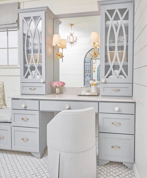 A Well Dressed Home, Makeup Vanity Ideas Bedrooms, Built In Vanity, Closet Vanity, Makeup Room Decor, Vanity Room, Vanity Ideas, Bedroom Closet Design, Master Bath Remodel