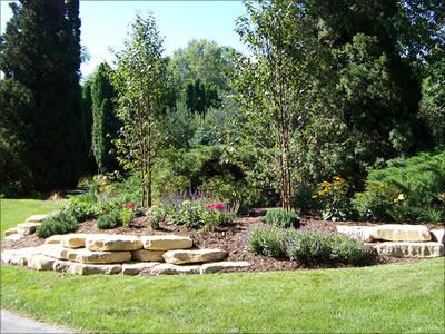 outcropping, tumbled edge Large Backyard Landscaping, Mulch Landscaping, Landscape Stone, Lawn Sprinklers, Large Backyard, Landscape Plans, Landscaping Tips, Diy Landscaping, Garden Borders