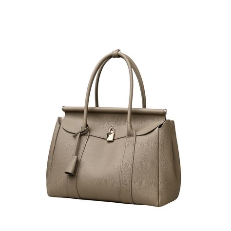 Indulge in luxury with our Loro Piana Loom L32 Inspired Leather Bag, a masterful blend of sophistication and functionality. Designed for the modern, fashion-forward woman, this bag echoes the timeless elegance of the iconic Loro Piana style, providing the perfect accessory for any occasion. #trendiesty #trendiesty #fashionista #fashioninspo #luxuryhandbag #leatherlovers #musthavebag #loropianabalebag Lolo Piana, Loro Piana Bag, Loro Piana, Modern Fashion, Luxury Handbags, Loom, Timeless Elegance, The Modern, Leather Bag