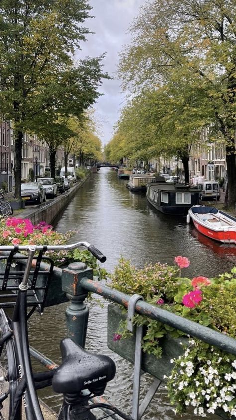 City Landscape Aesthetic, Nature Photography Aesthetic, Travel Photo Ideas, Best Landscape Photography, World Wallpaper, I Amsterdam, Landscape Photography Tips, Travel Photography Tips, Photographie Inspo