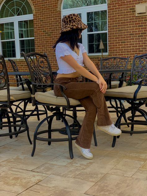 Classy Bucket Hat Outfit, Chic Bucket Hat Outfit, Faux Fur Bucket Hat Outfit, Bucket Hat Outfit Aesthetic, Fur Bucket Hat Outfit, Zebra Bucket Hat Outfit, Cheetah Bucket Hat Outfit, Outfit Animal Print, Cheetah Bucket Hat