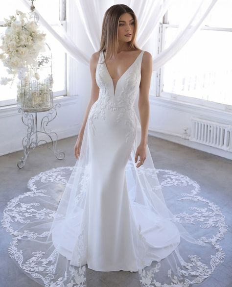 Wedding Dress With Removable Train, Dress With Removable Train, Blue By Enzoani, Wedding Day Dresses, Bridal Wardrobe, Beach Vintage, Fit And Flare Wedding Dress, Justin Alexander, Blue Bridal