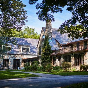 Amenia, New York's Design Hotel Troutbeck Farm Tour, Hudson River, Upstate New York, Country Estate, Hotels Design, Manor House, Hudson Valley, Weekend Getaways, Best Hotels