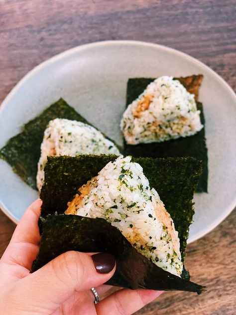 Creamy Tuna Onigiri, Korean Tuna Rice Balls, Japanese Food With Rice, Japanese Tuna Rice Balls, Japanese Meal Recipes, Onigiri Recipe Tuna, Rice Tuna Balls, Tuna Rice Recipes, Grilled Onigiri