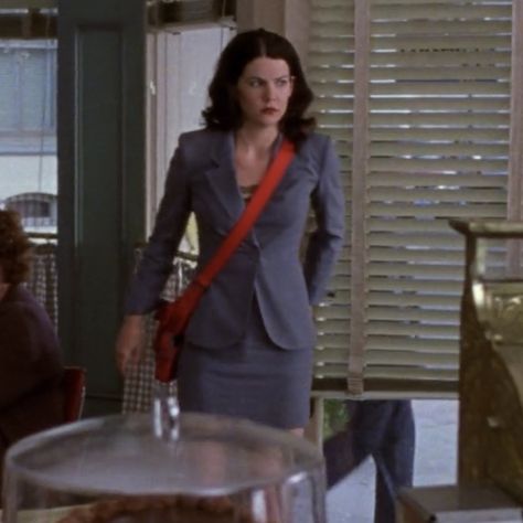 Young Professional Fashion, Lorelai Gilmore Style, Gilmore Outfits, Lorelei Gilmore, Gilmore Girls Fashion, Gilmore Girls Outfits, Gilmore Girls Seasons, Winter Typ, Lorelai Gilmore