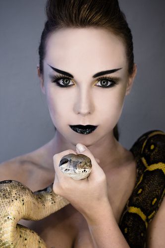 make up Snake Photos, Snake Girl, Traditional Beauty, Snake Charmer, Snake Art, Affordable Swimwear, Models Makeup, Many Thanks, Her Smile