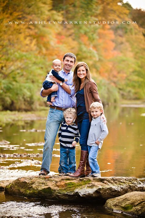 The Williamsons – Trussville Alabama Family Photographer | Ashley Warren Studios Lake Vacations, Unique Family Photos, Outdoor Family Portraits, Garden Areas, Fall Family Portraits, Fun Family Photos, Family Portrait Poses, Family Picture Poses, Family Poses