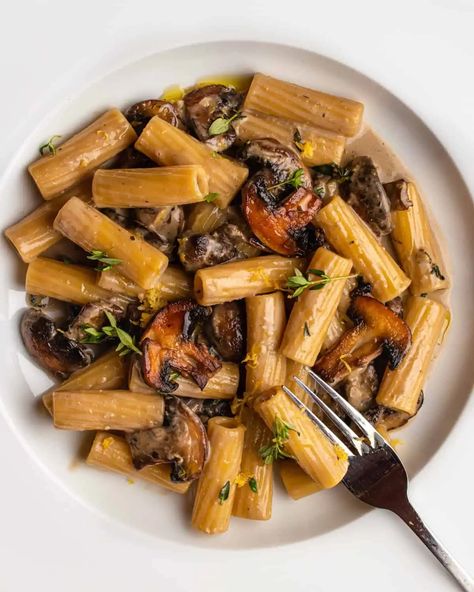 Best Creamy Miso Mushroom Pasta - The Burnt Butter Table Mushroom Pasta Sauce, Burnt Butter, Miso Recipe, Miso Butter, Creamy Parmesan Sauce, Vegetable Crisps, Creamy Mushroom Pasta, Miso Paste, Vegetarian Pasta Recipes