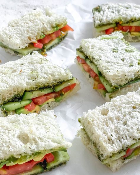 Vegan Tea Sandwiches - Food Sharing Vegan Vegan Tea Sandwiches, Tea Party Sandwiches Recipes, Vegan Finger Foods, Tea Sandwich, Vegan Appetizers Recipes, Tea Party Sandwiches, Summer Sandwiches, Vegan Party Food, Vegas Food