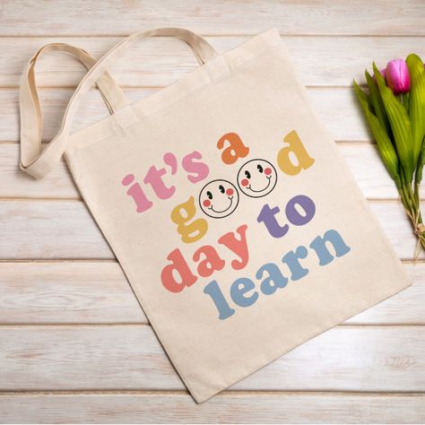 Teacher Tote Bag Ideas, School Tote Bags, Bags For Students, Tote Bag Ideas, Easy Teacher Gifts, Teacher Tote Bag, Colorful Tote Bags, Tote Bags For School, School Tote