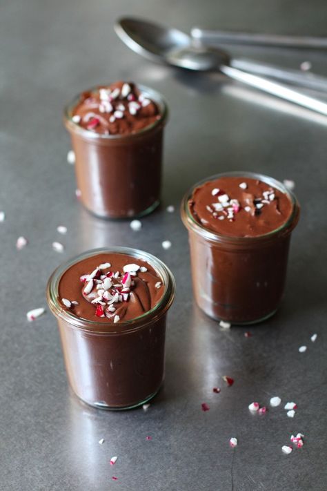 5-Minute Chocolate Peppermint Mousse #PeppermintMocha #Sambazon Book Club Desserts, Chocolate Peppermint Mousse, Peppermint Mousse, Cheap Recipe, Shot Glass Desserts, Homemade Ideas, Rich Desserts, Eat Dessert First, Chocolate Peppermint