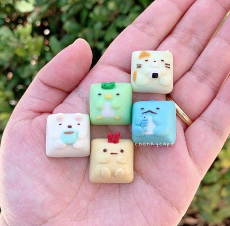 Artisan Keycaps Clay, Keycaps Clay, Clay Keycaps, Cute Keycaps, Clay Cute, Custom Keycaps, Artisan Keycaps, Clay Diy Projects, Cute Baking