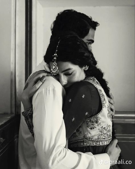 Romantic Pics, Zara Shahjahan, Desi Love, Two Lovers, Indian Photoshoot, Couple Picture Poses, My Kind Of Love, Vintage Bollywood, Indian Aesthetic