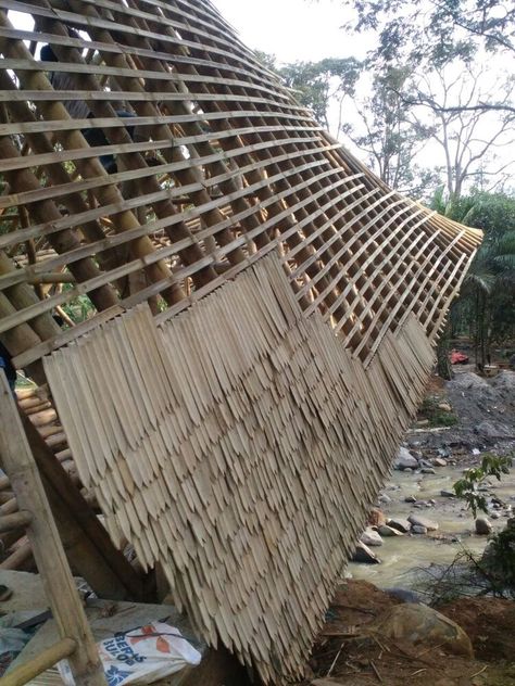 Bamboo Roof Design, Bamboo Roofing, Bamboo Roof, Bamboo Diy, Bamboo Building, North Sumatra, Bamboo House Design, Bamboo Structure, Roof Shapes