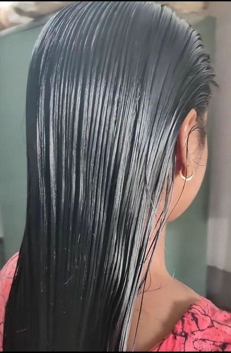 Wet Slicked Back Hair Black Women, Slick Back Wet Hair Look Black Women, Type 1b Hair, Aesthetic Surgeon, Head And Shoulders Shampoo, Wet Look Hair, Slicked Hair, Open Hair, Waist Length Hair