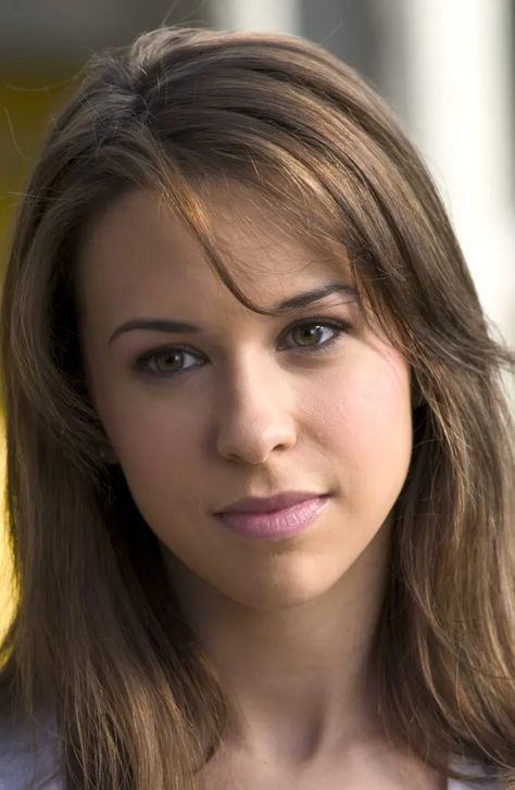 Actresses In Their 20s, Lacy Chabert, Not Another Teen Movie, Lay Lay, Female Movie Stars, Blonde Actresses, Lacey Chabert, Comedy Movie, Dirty Blonde Hair