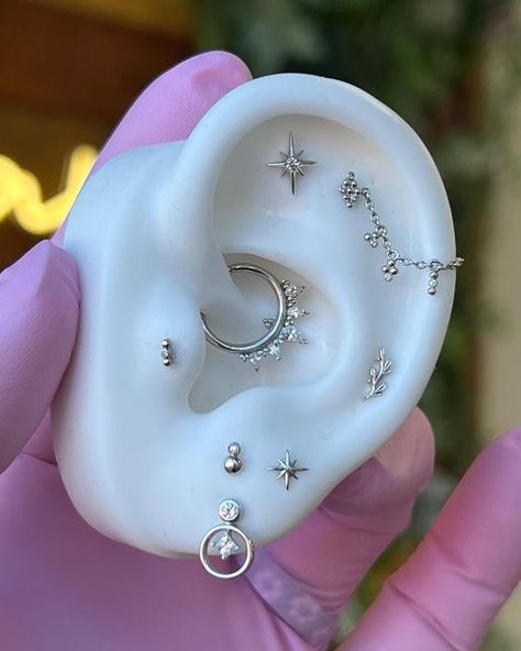 Ear Curation Both Ears, White Gold Ear Curation, Celestial Ear Curation, Ear Curation Ideas Silver, Silver Ear Curation, Ear Tattoo With Piercing, Ear Curation Gold, Ear Curation Silver, Ear Curation Ideas